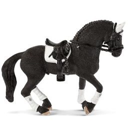 Schleich 42457 Turnajový žrebec Frízskeho koňa