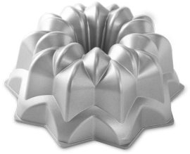 NordicWare Forma na bábovku Hviezda 10 cup